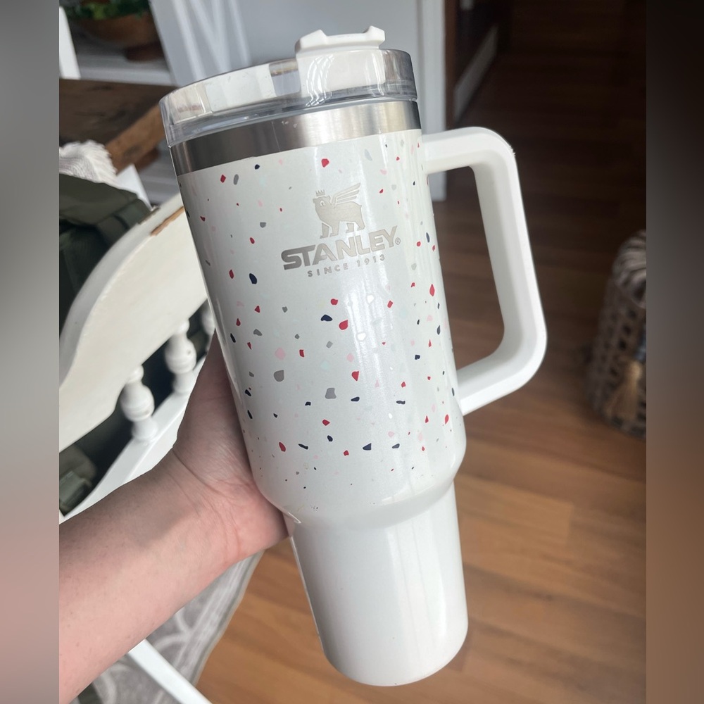 “Terrazzo” collection Stanley: White Speckled Travel Mug